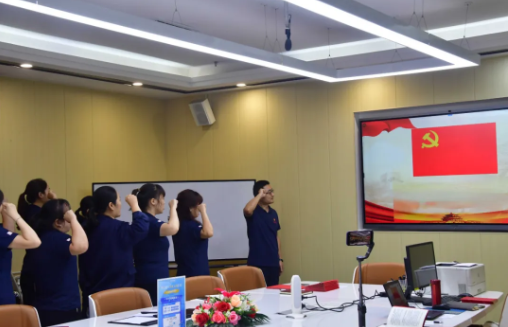 憶初心，守黨紀(jì)，趕考路上勇毅行