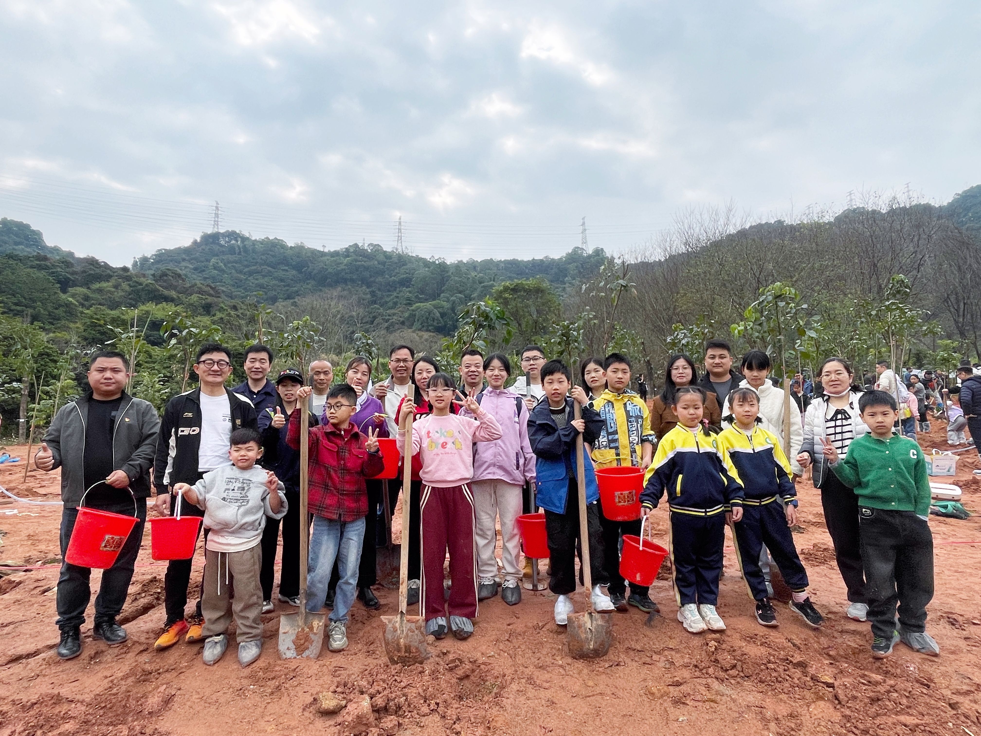 植樹造林，我們的責(zé)任與擔(dān)當(dāng)！